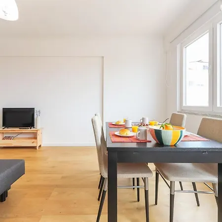 Portucale ! Cacilhas River View アパート