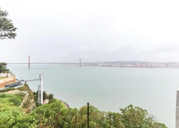 Portucale ! Cacilhas River View شقة ألمادا